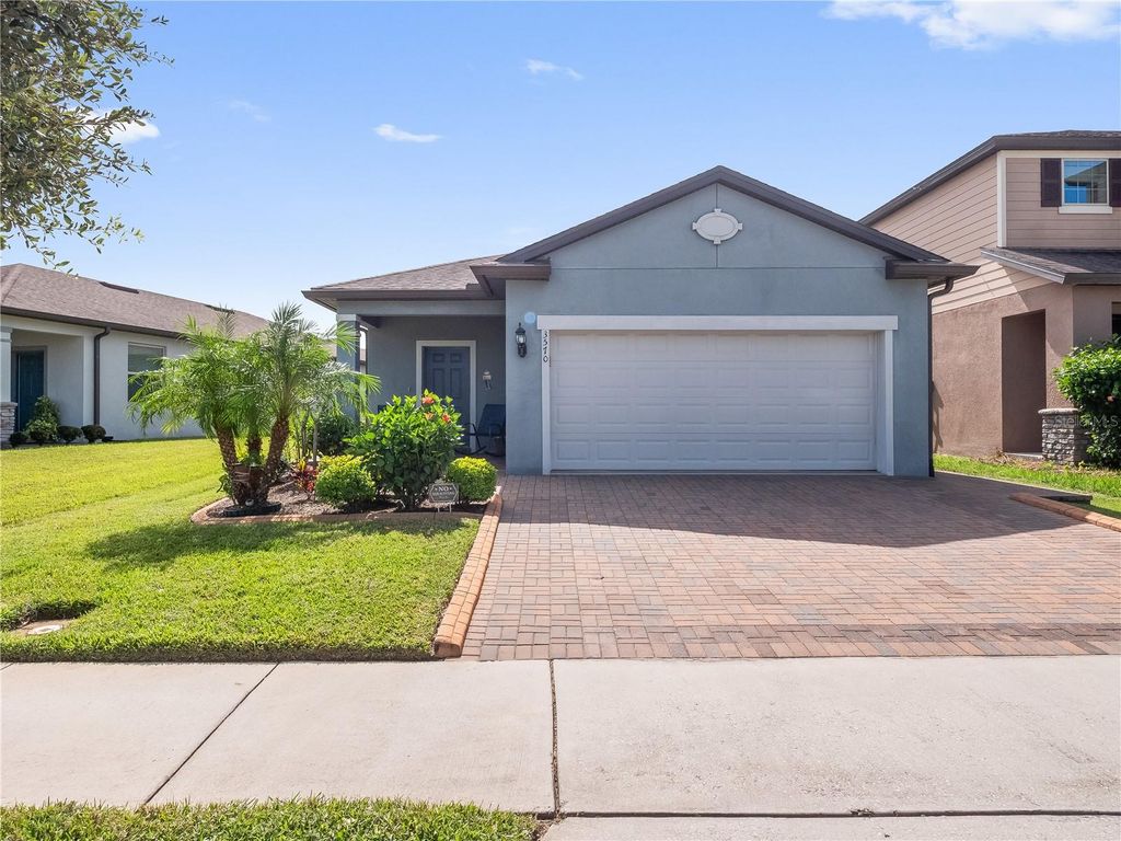 Photo of 3570 Southern Cross Loop, Kissimmee, FL 34744 (MLS # O6333789)