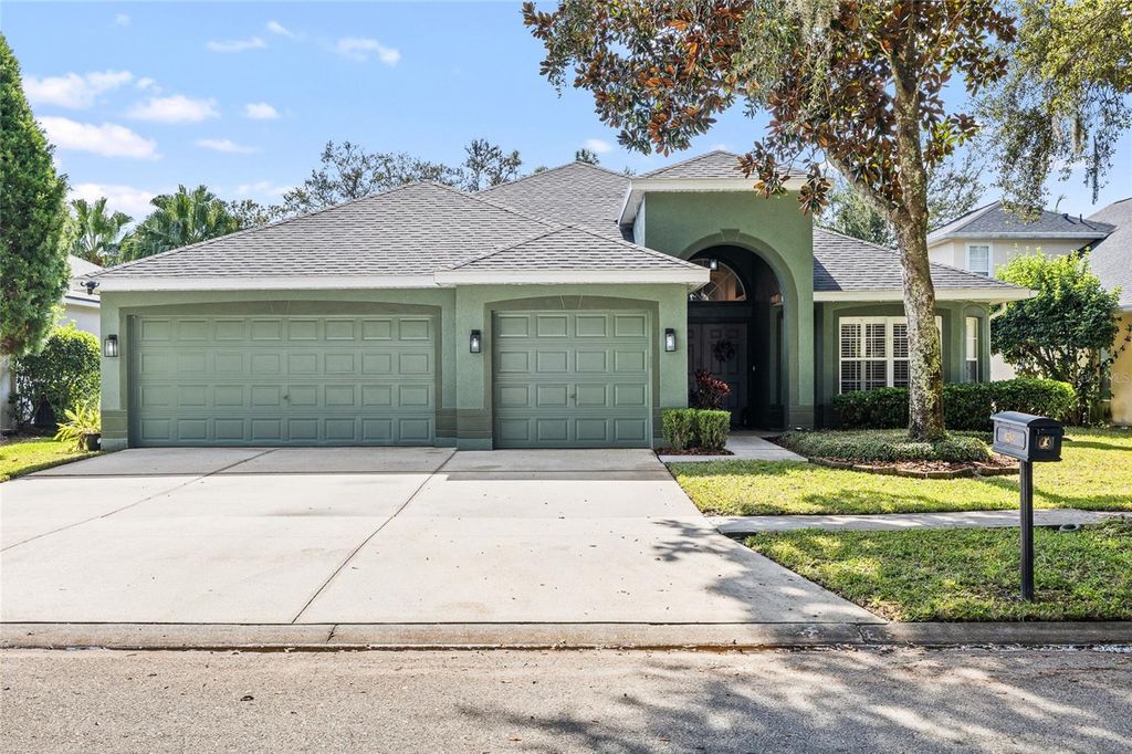 Photo of 6216 Whimbrelwood Drive, Lithia, FL 33547 (MLS # TB8462129)
