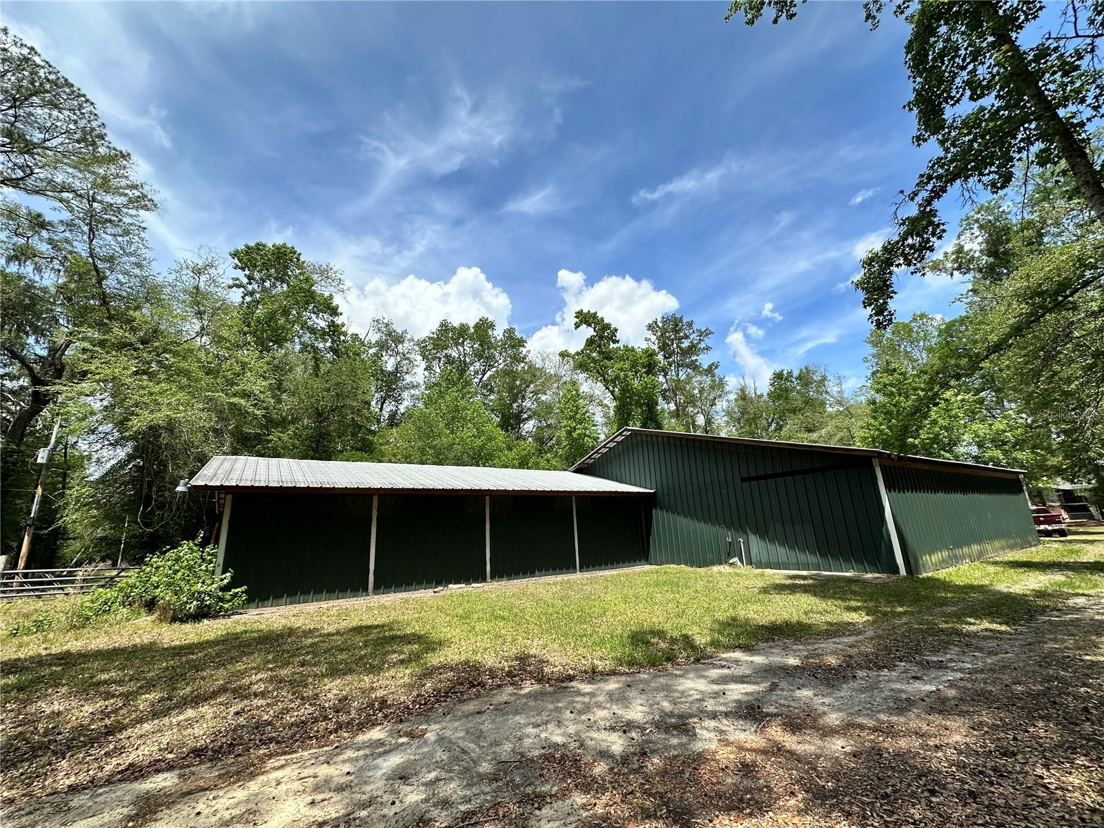 LOG LANDING - Residential