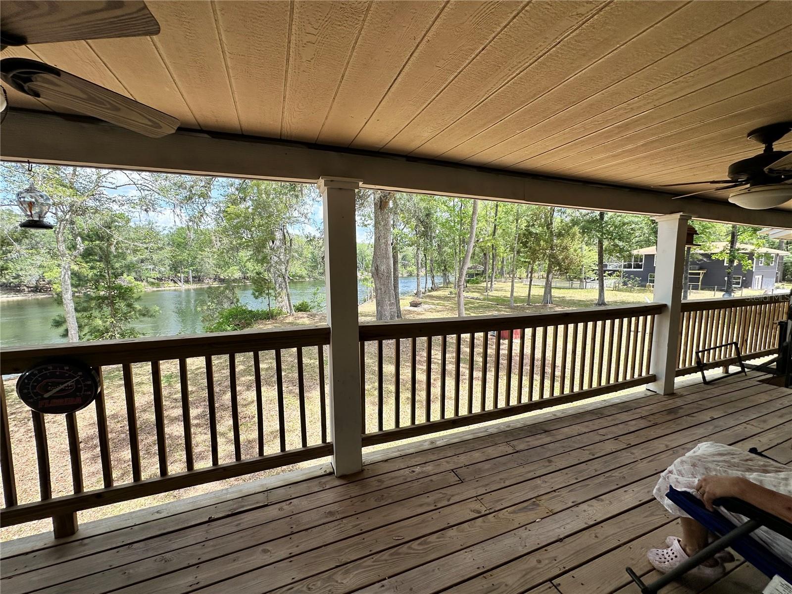 LOG LANDING - Residential