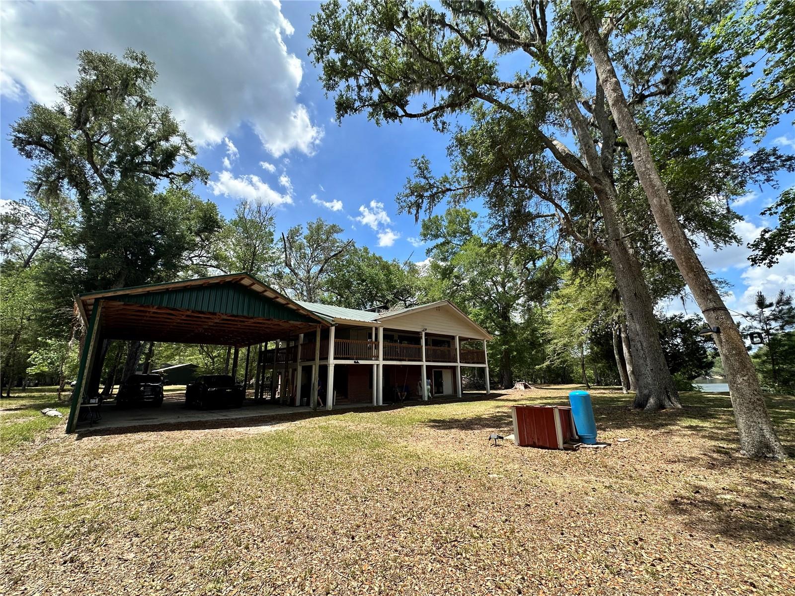 LOG LANDING - Residential