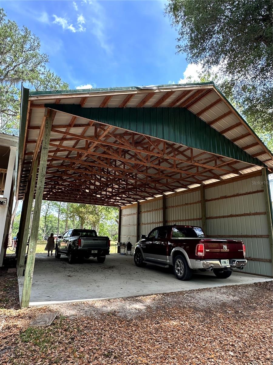 LOG LANDING - Residential