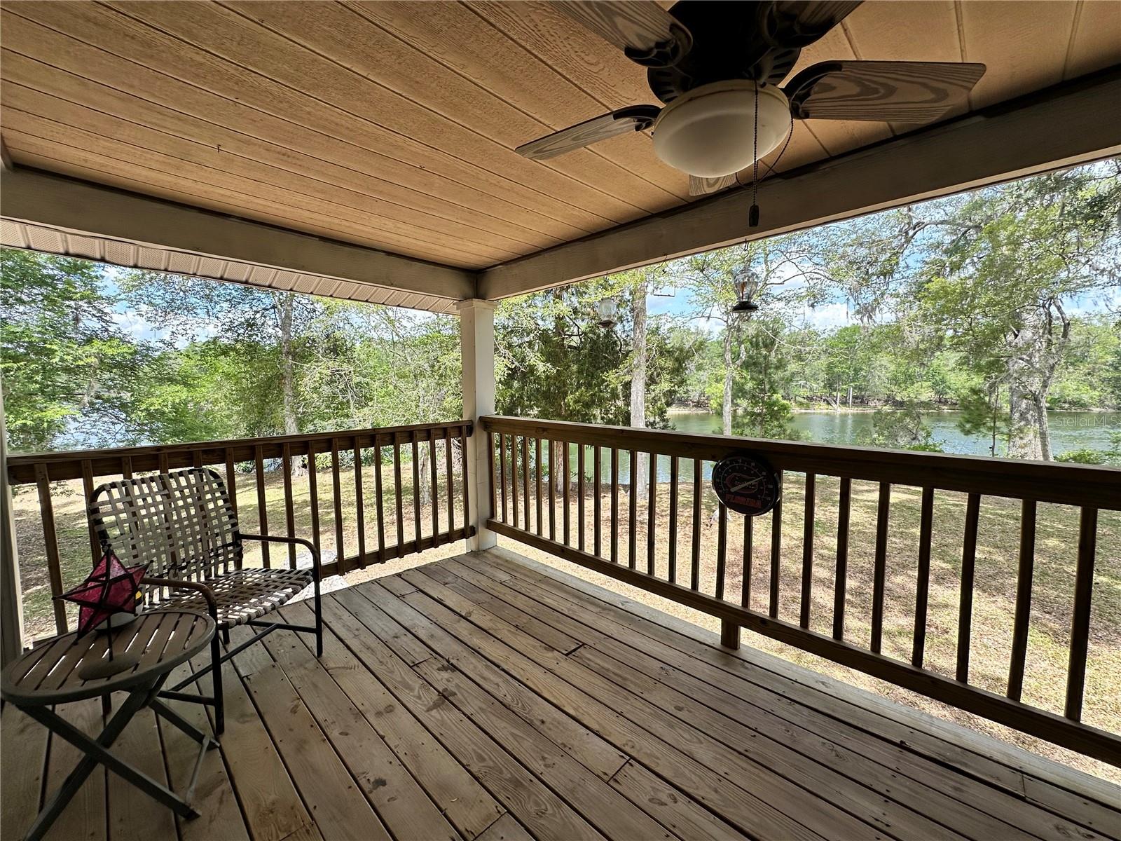 LOG LANDING - Residential