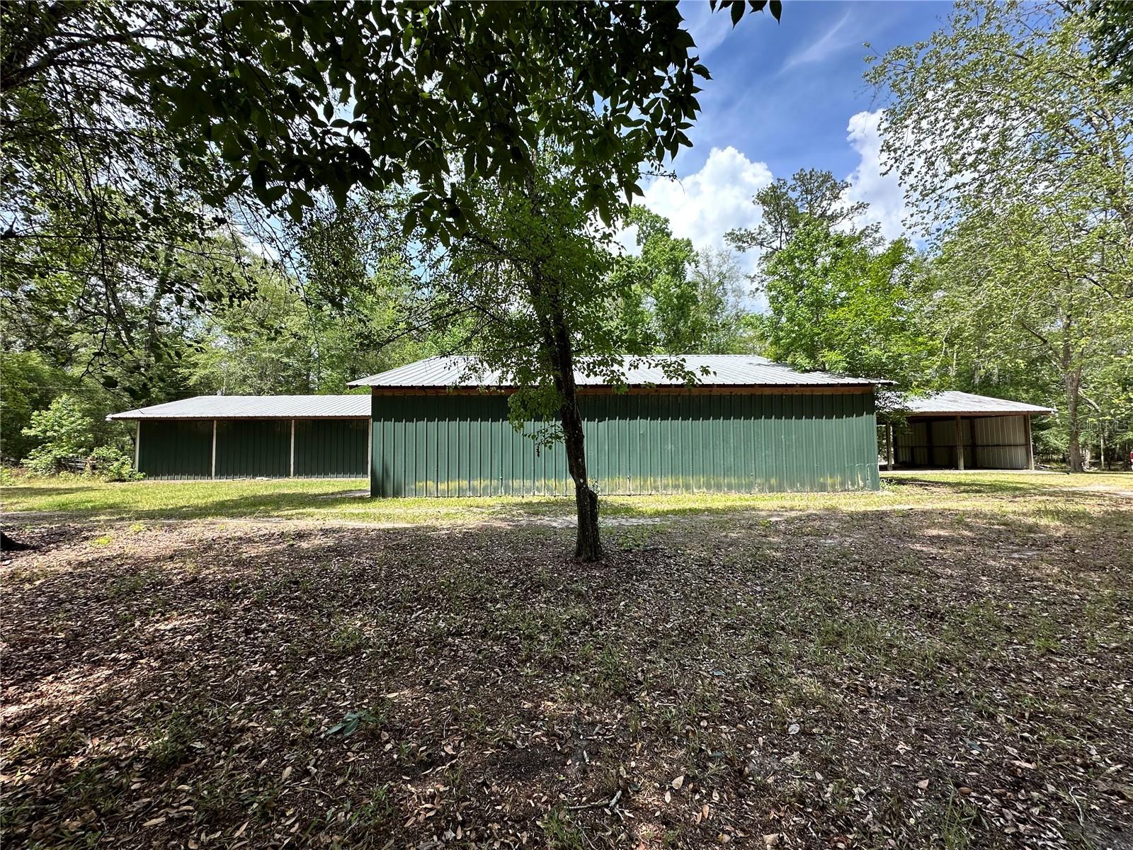 LOG LANDING - Residential