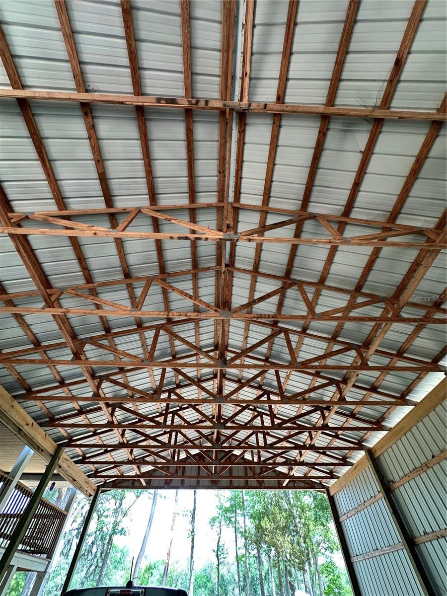 LOG LANDING - Residential