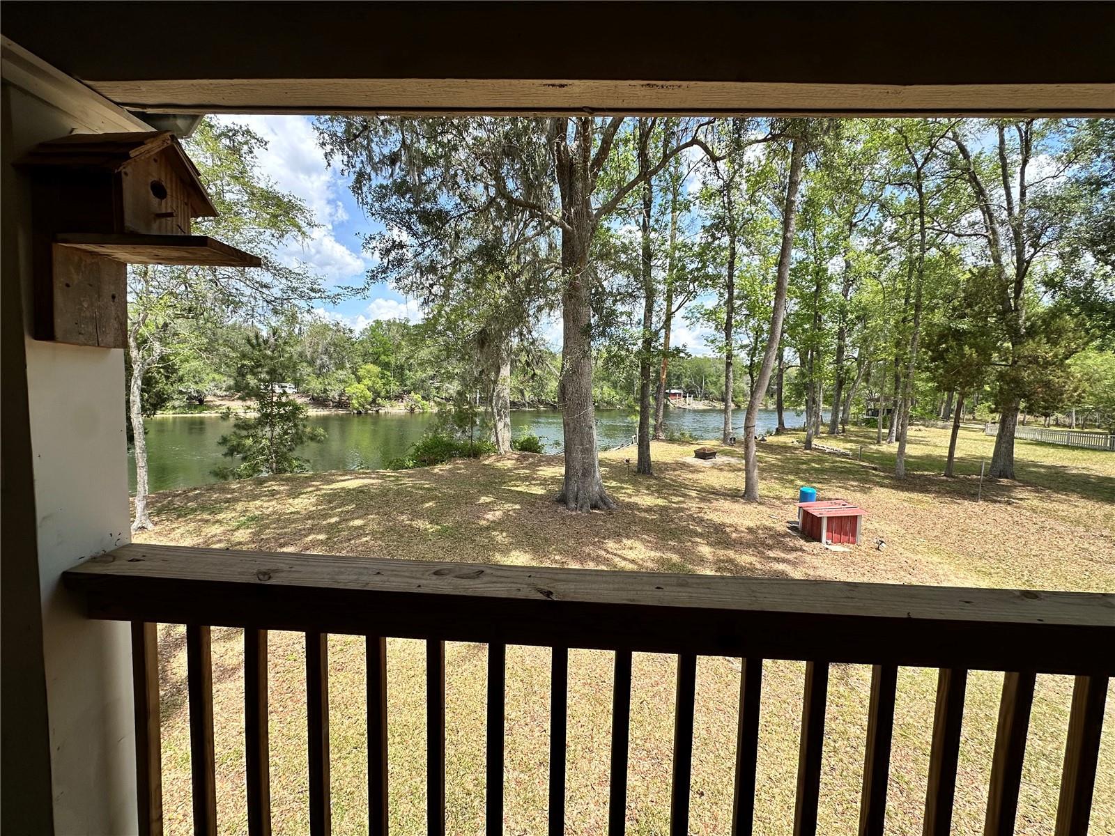 LOG LANDING - Residential