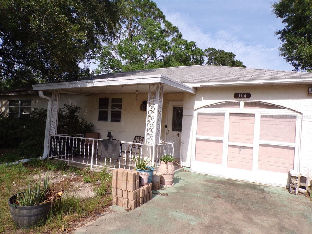 Photo of 304 Oak Track Way, Ocala, FL 34472 (MLS # OM726030)