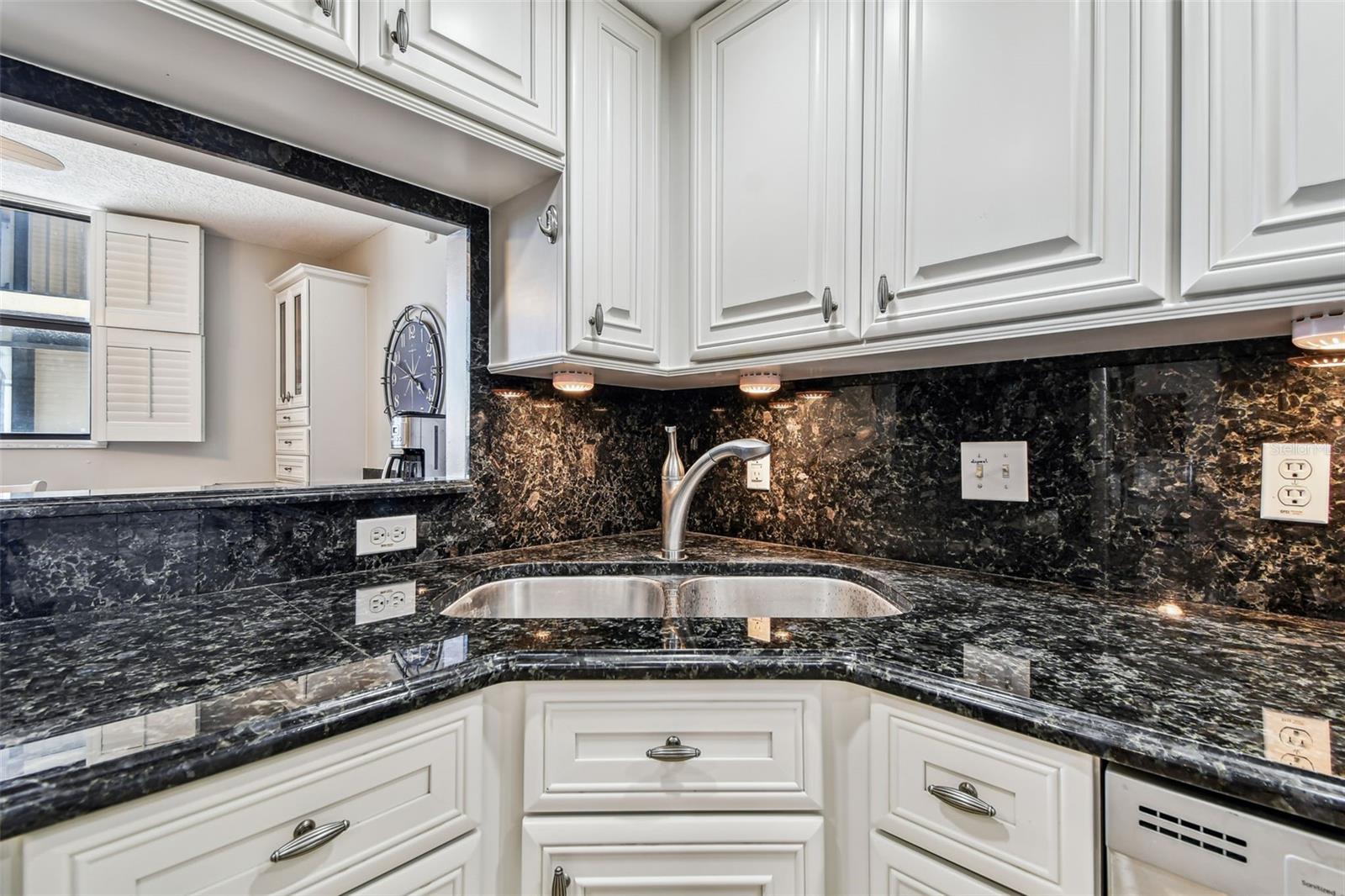 SHORES OF MADEIRA CONDO - Residential