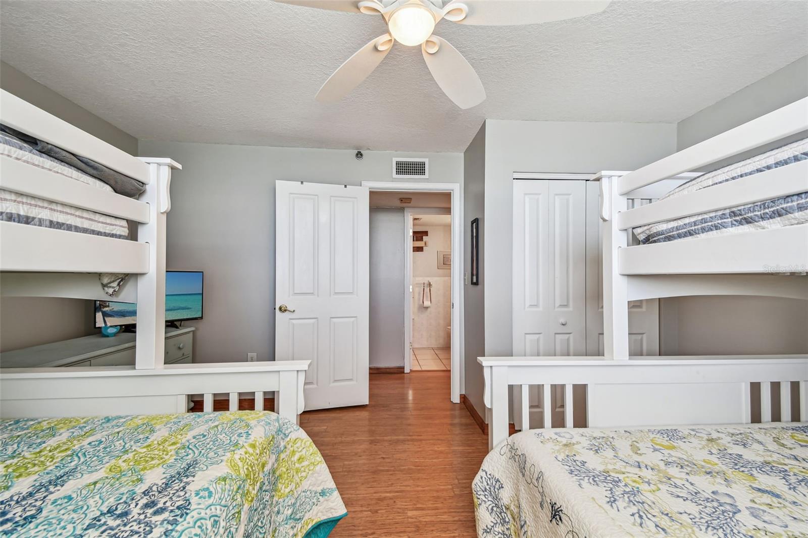 SHORES OF MADEIRA CONDO - Residential