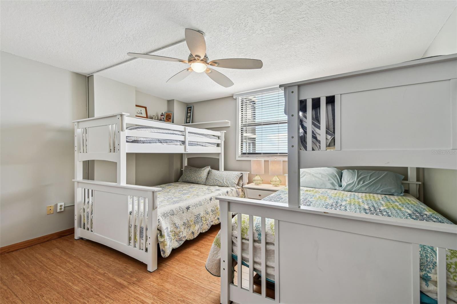 SHORES OF MADEIRA CONDO - Residential