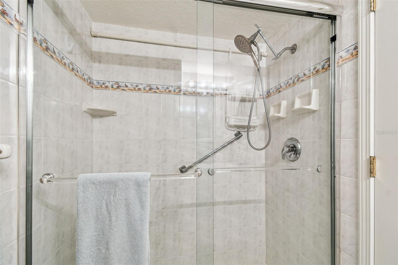 SHORES OF MADEIRA CONDO - Residential