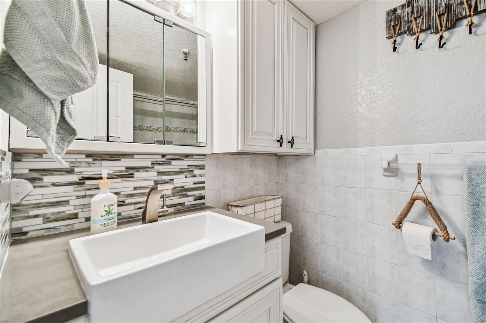 SHORES OF MADEIRA CONDO - Residential