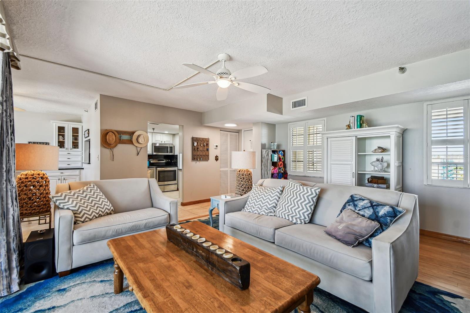 SHORES OF MADEIRA CONDO - Residential