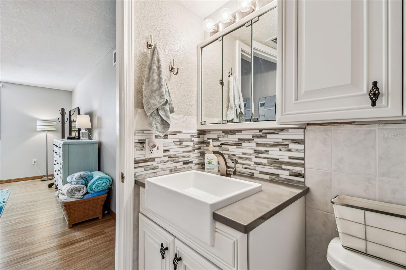 SHORES OF MADEIRA CONDO - Residential