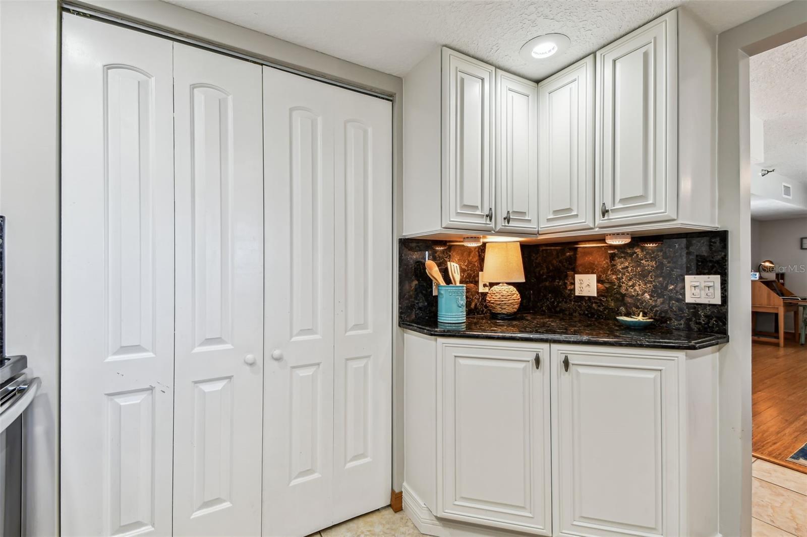 SHORES OF MADEIRA CONDO - Residential