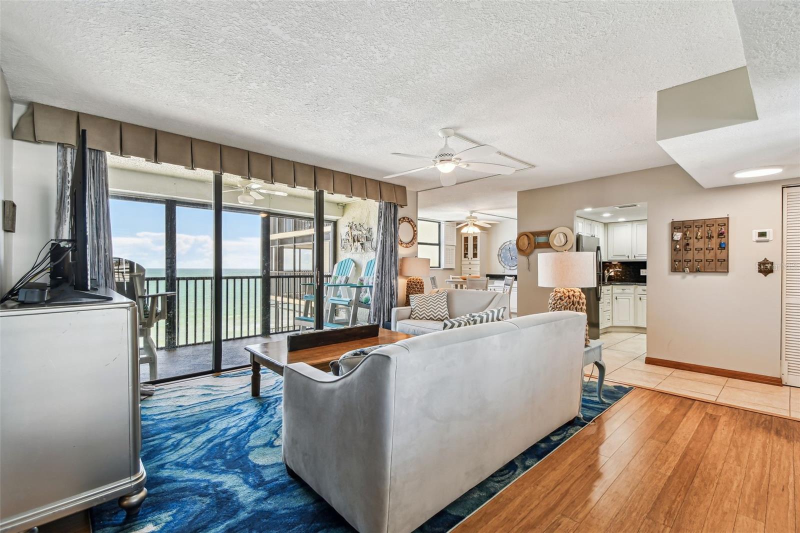 SHORES OF MADEIRA CONDO - Residential