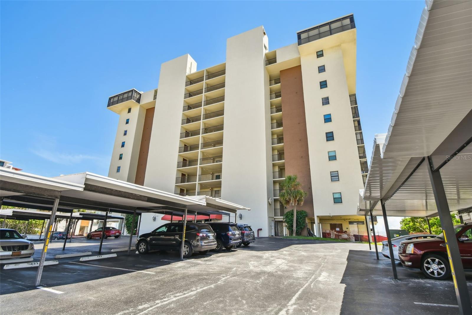 SHORES OF MADEIRA CONDO - Residential