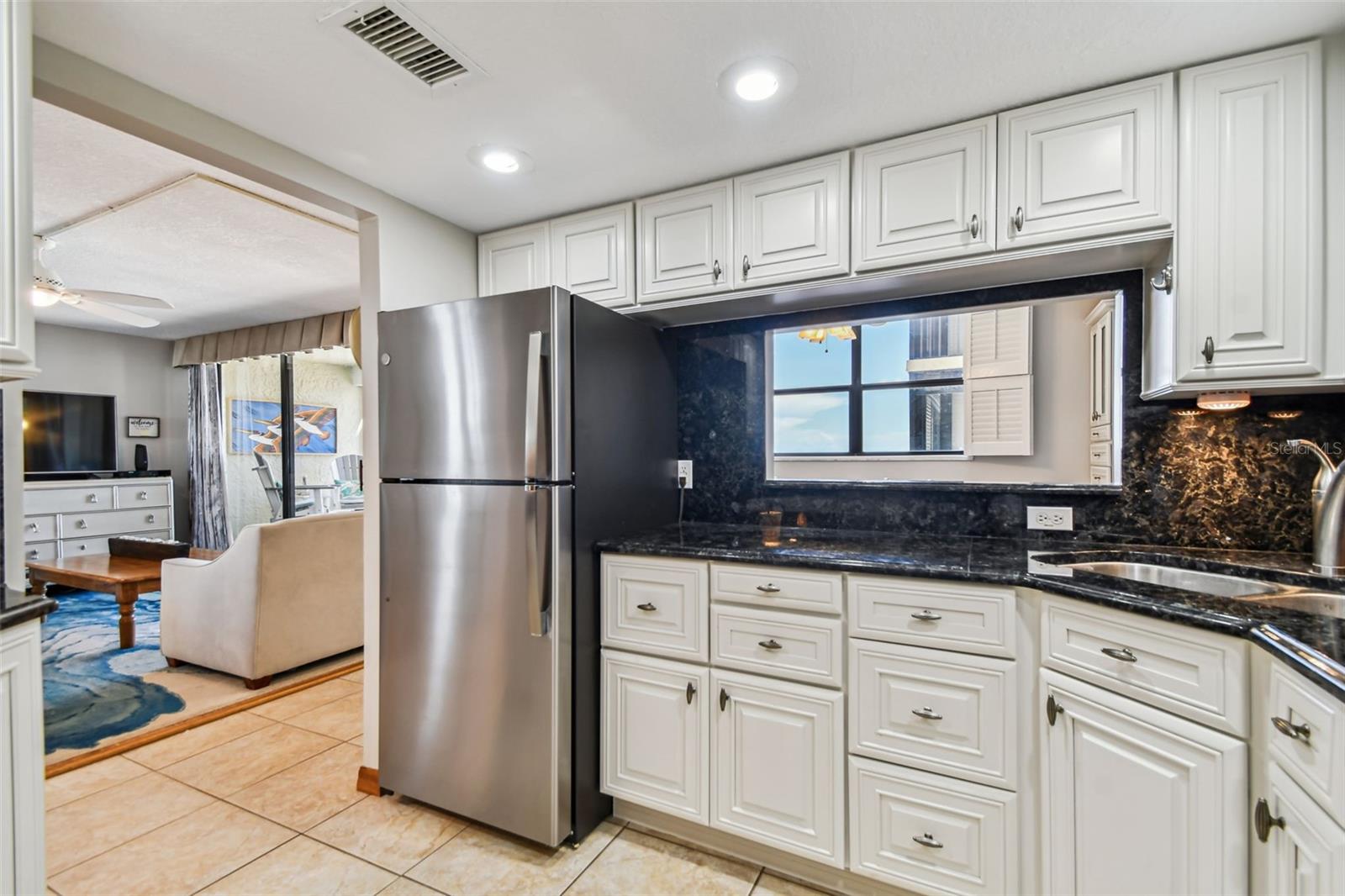 SHORES OF MADEIRA CONDO - Residential