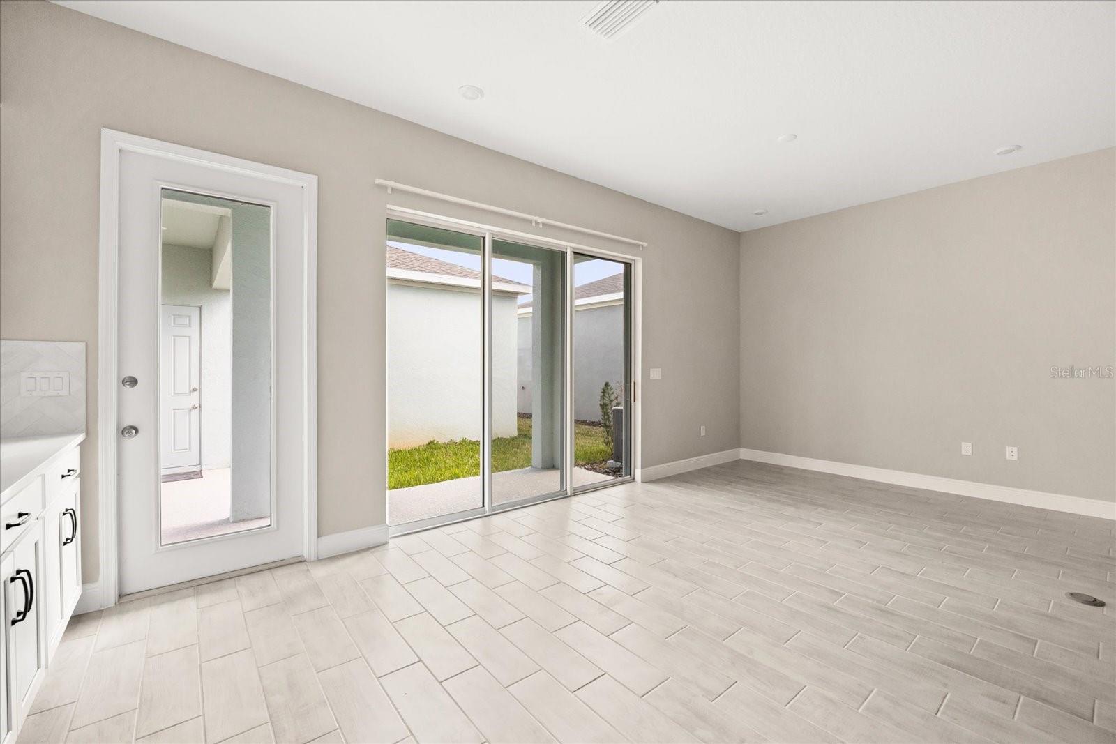 HAMLIN POINTE - Residential