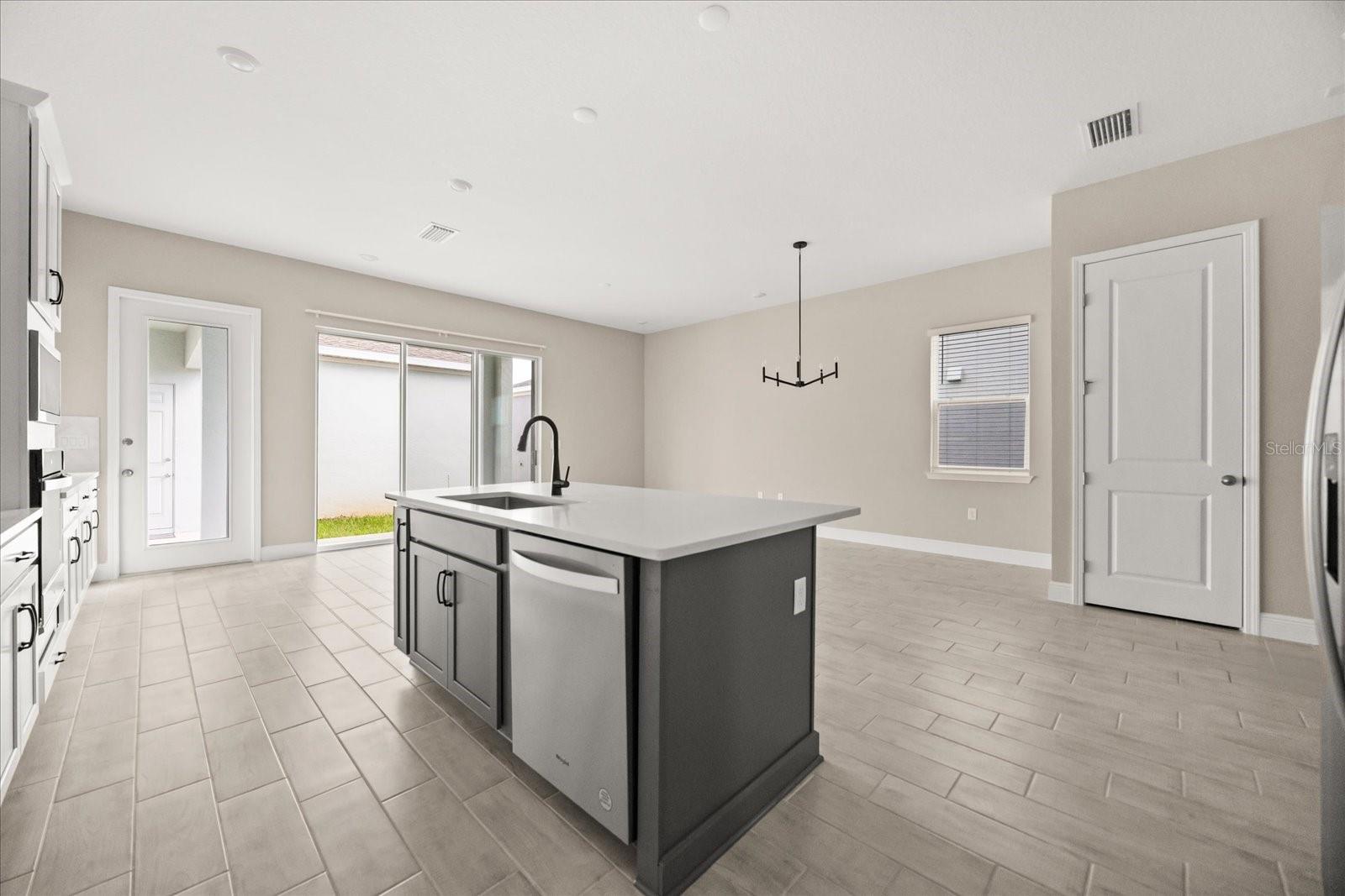 HAMLIN POINTE - Residential