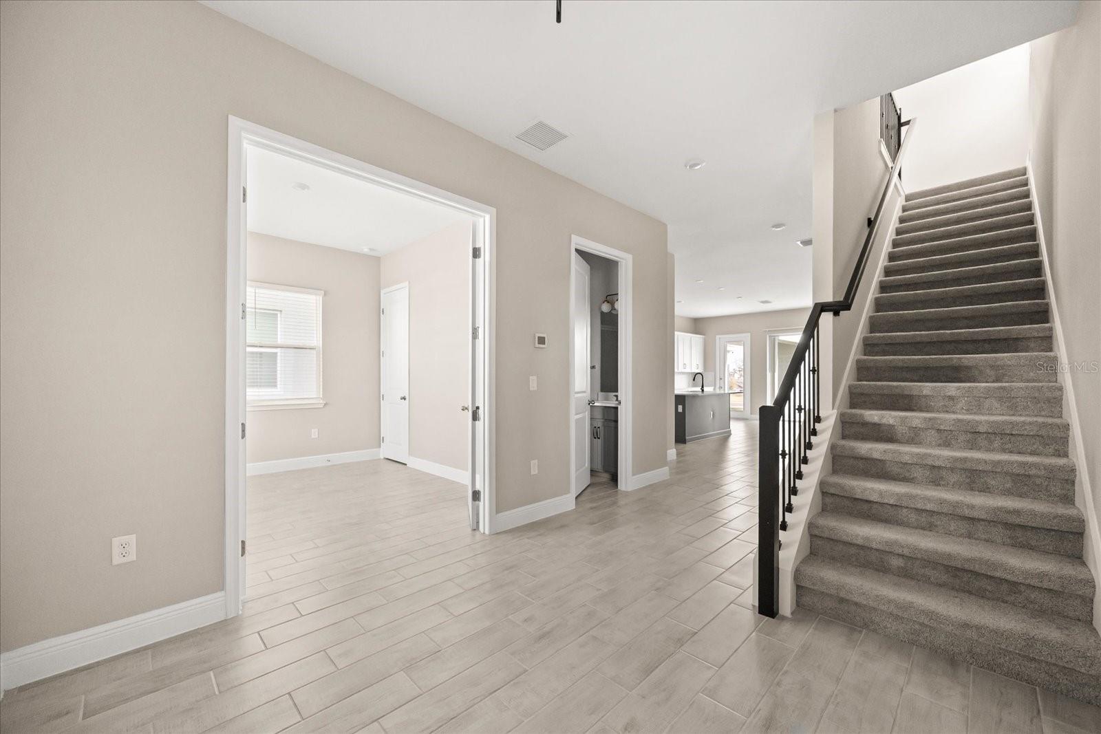 HAMLIN POINTE - Residential