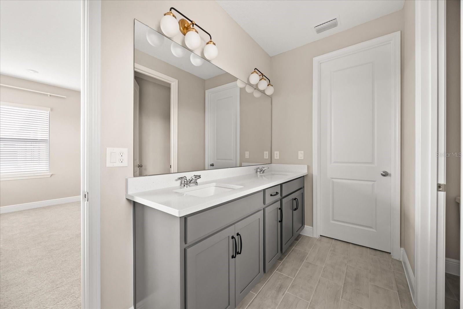 HAMLIN POINTE - Residential