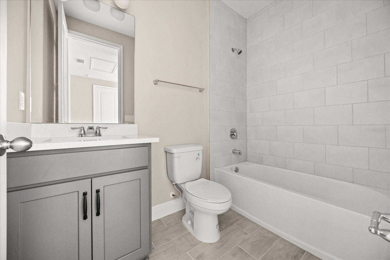 HAMLIN POINTE - Residential