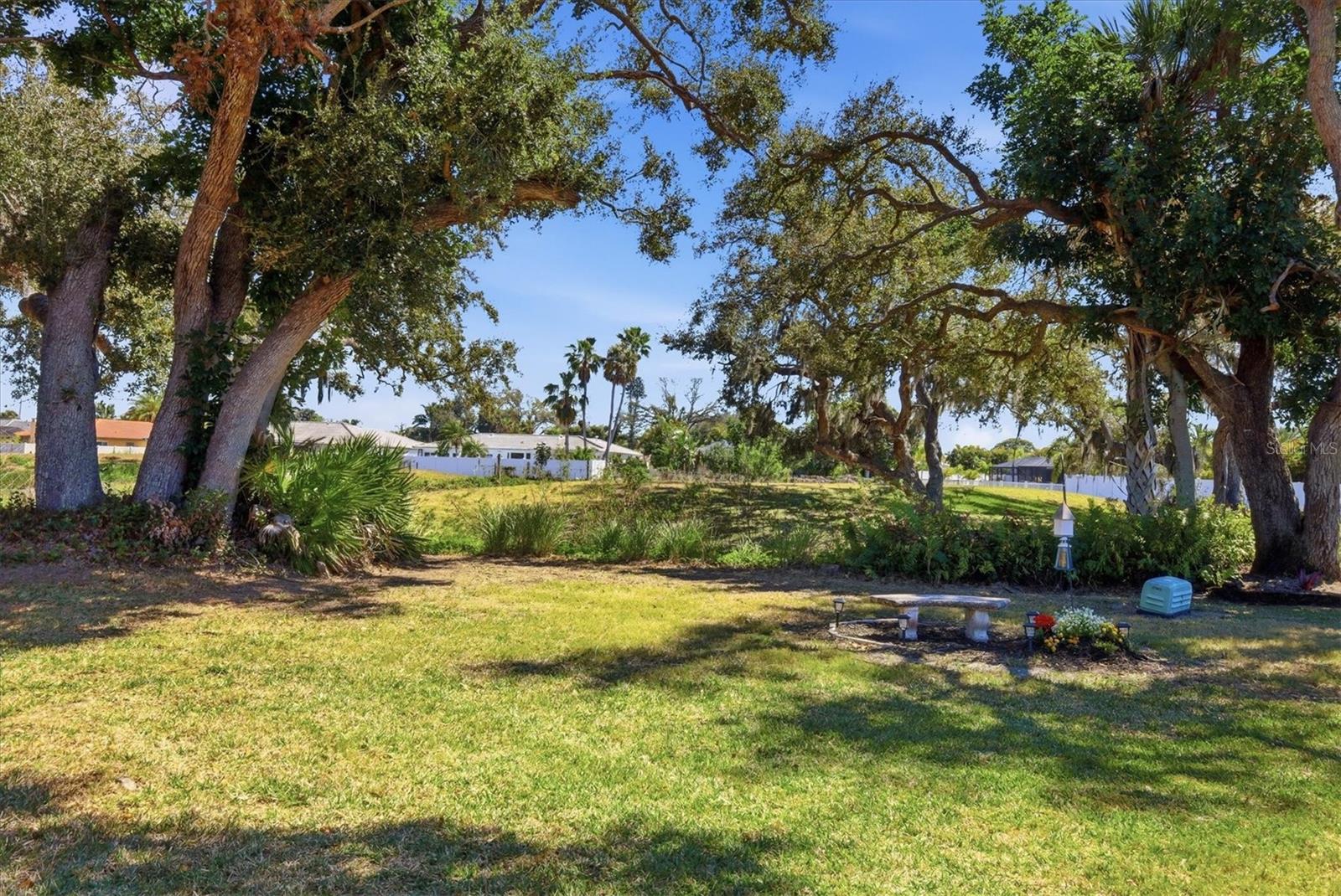 GULF GATE WOODS - Residential