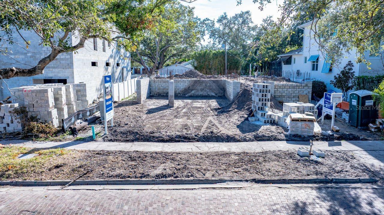 2926 W ALLINE AVENUE