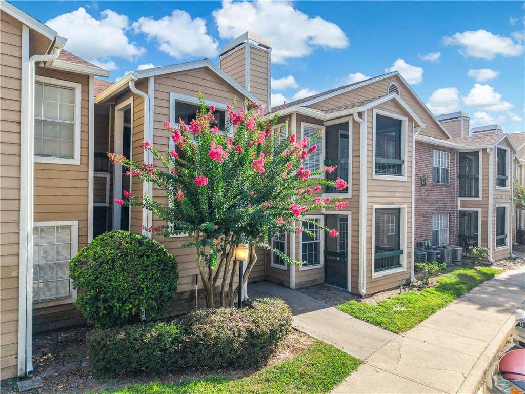 Photo of 5530 Chrishire Way #D109, Orlando, FL 32822 (MLS # S5154348)