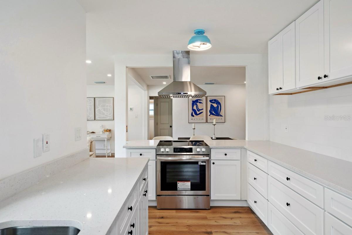 1901 18TH AVENUE N