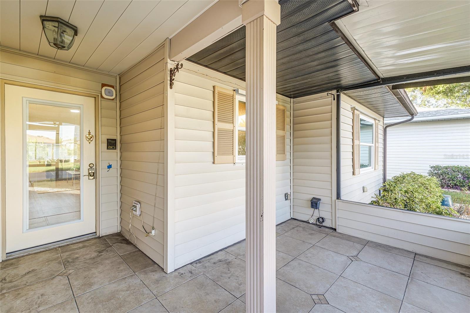 COLONNADES PH 02 - Residential