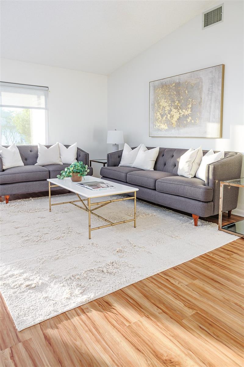 COLONNADES PH 02 - Residential