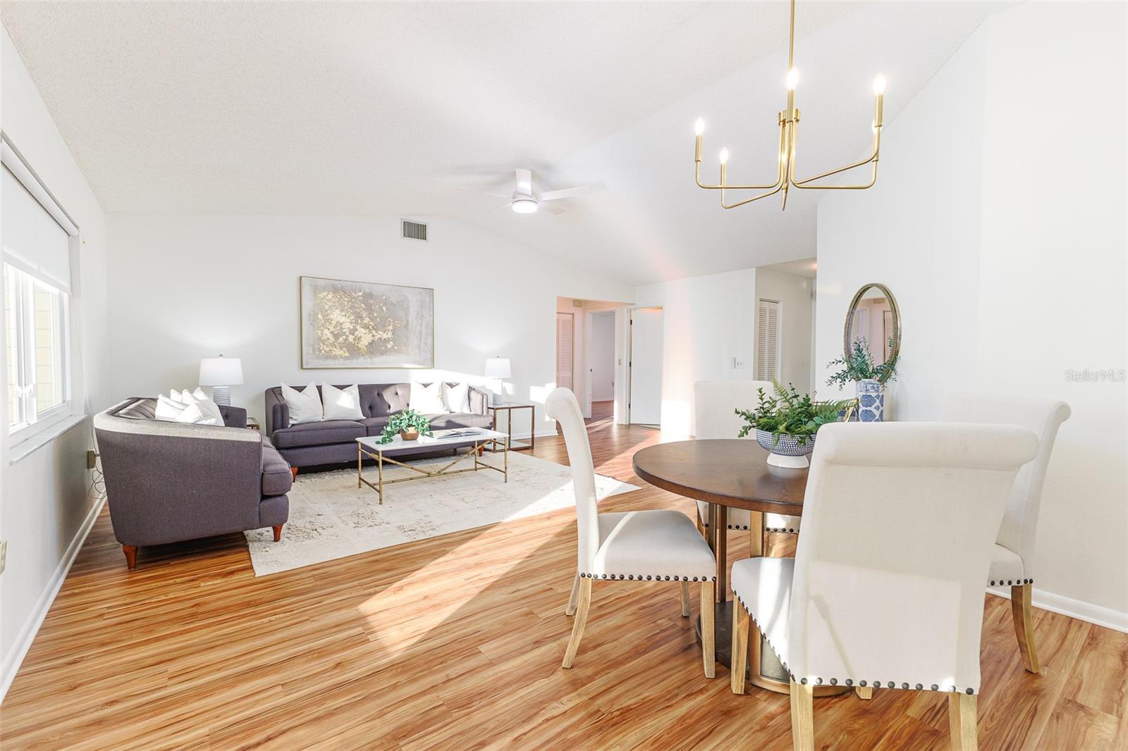 COLONNADES PH 02 - Residential