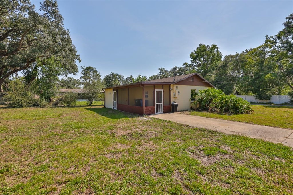 Photo of 1019 Lakeside Drive, Seffner, FL 33584 (MLS # TB8388059)