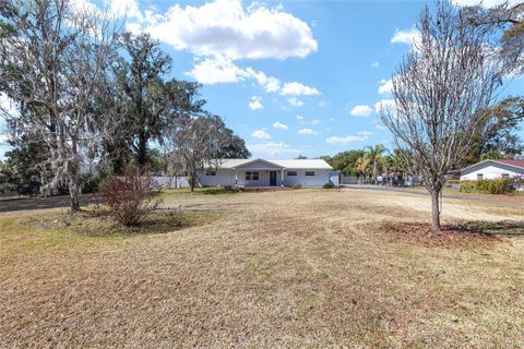 Photo of 10350 SE 43rd Court, Belleview, FL 34420 (MLS # OM720210)