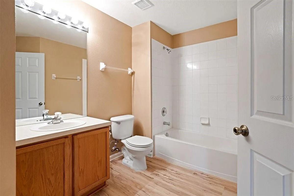 VISTAS/STONEBRIDGE PLACE PH 01 - Residential Lease