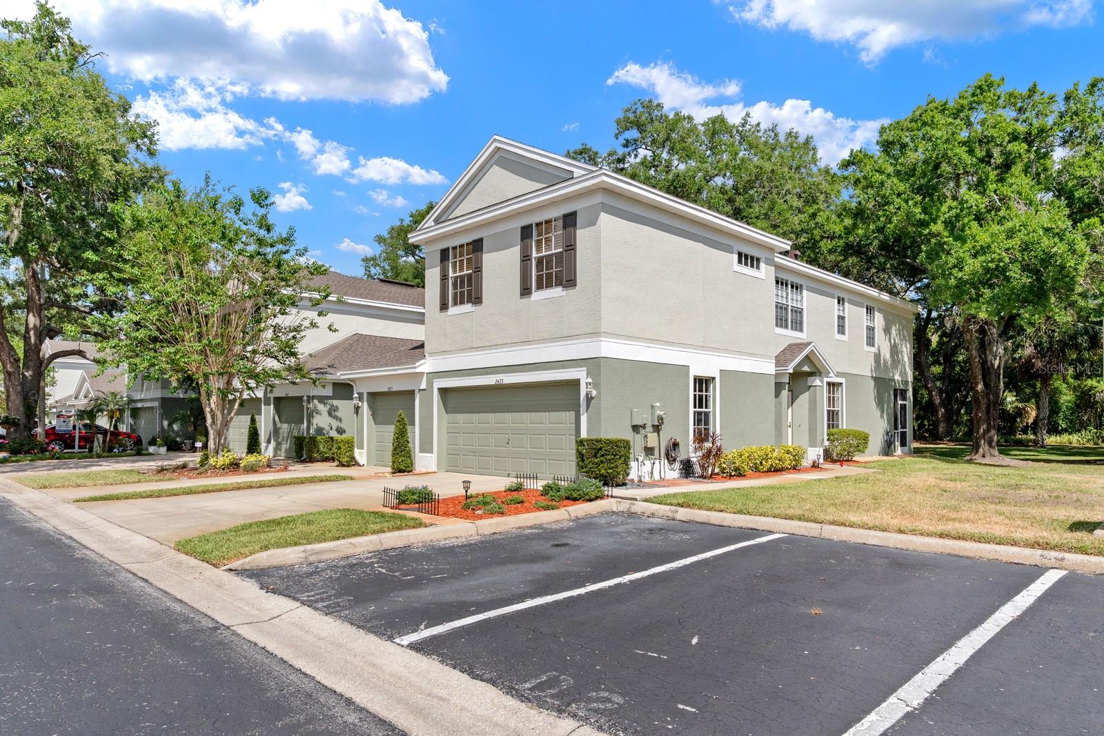 2423 EARLSWOOD COURT