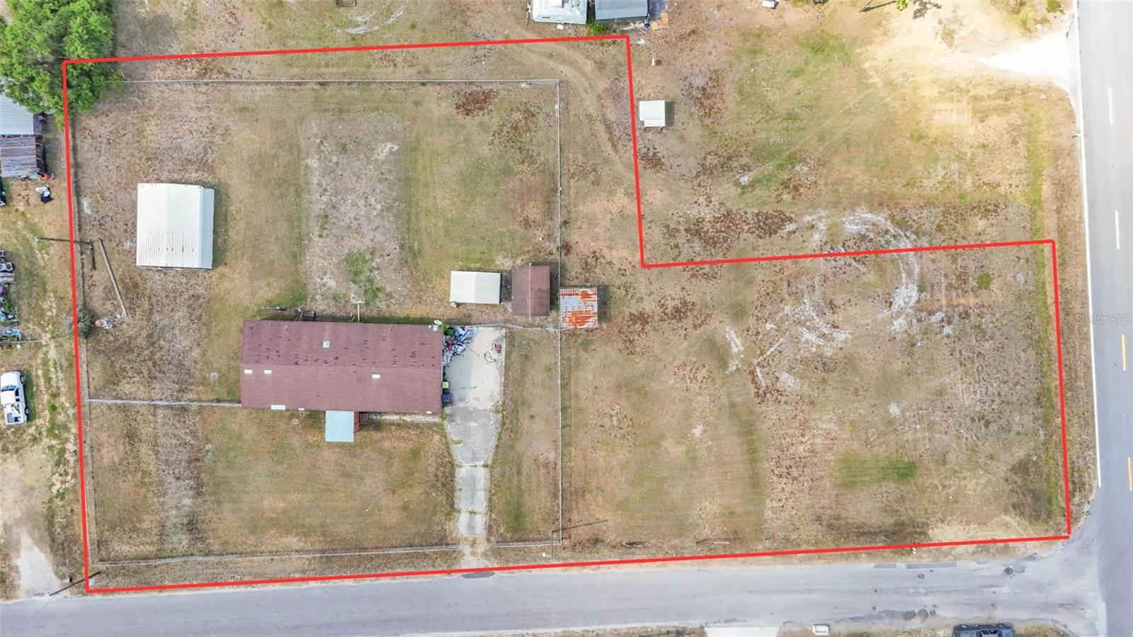 This North Lakeland property is packed with potential and ready for your vision! Whether you’re looking to buy a new manufactured home or build the dream home you’ve always wanted, this opportunity checks all the boxes. Sitting on just under an acre with NO HOA and close to everything you need, it’s the perfect spot to bring your plans to life. Don’t wait—properties like this go fast!