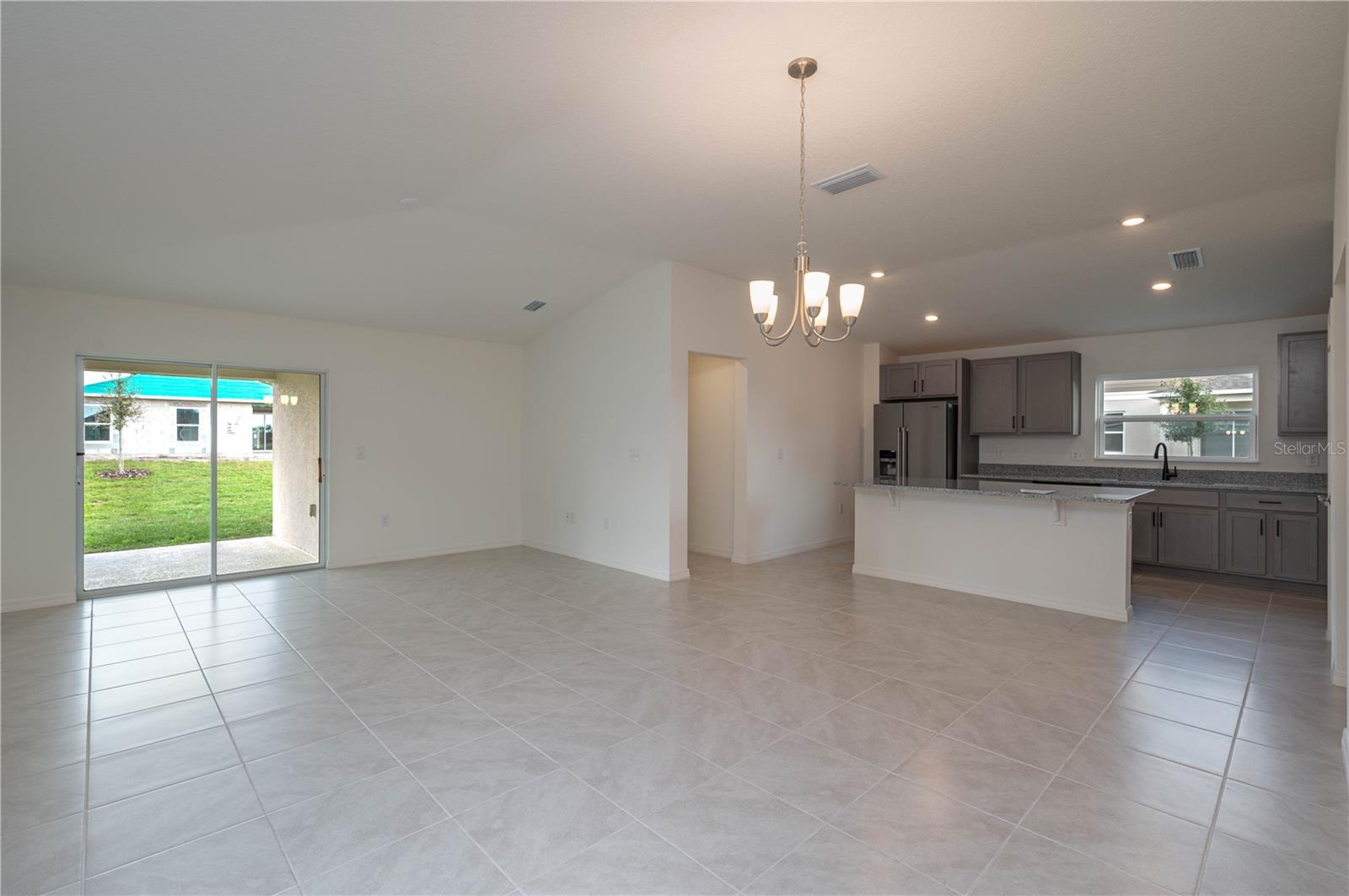 RESERVE/FRST LK PH 1 - Residential Lease