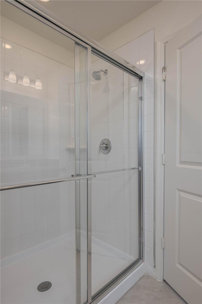 RESERVE/FRST LK PH 1 - Residential Lease