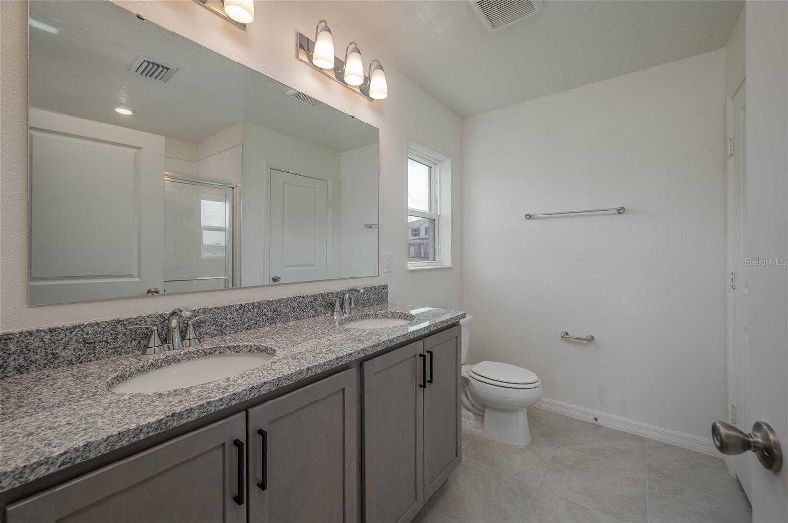RESERVE/FRST LK PH 1 - Residential Lease