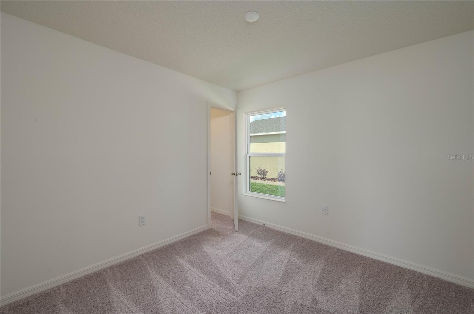 RESERVE/FRST LK PH 1 - Residential Lease