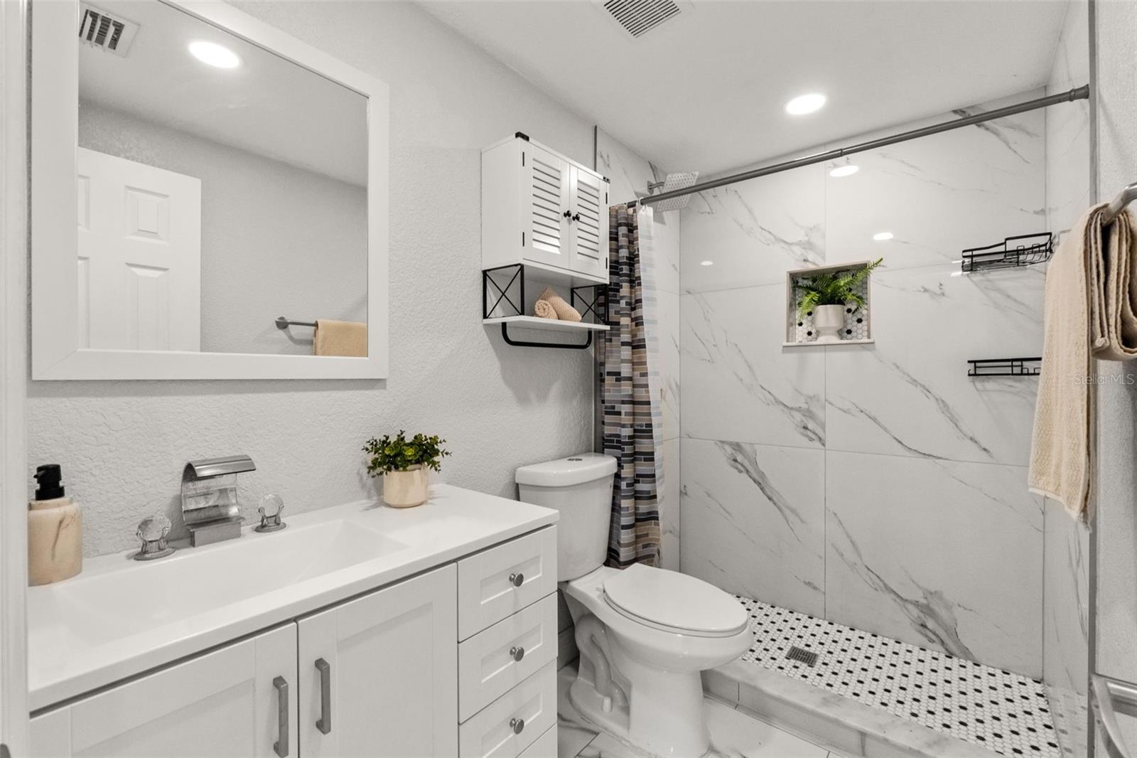 HOLIDAY LAKE ESTATES - Residential