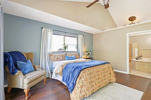 Tiny photo for 4219 Magnolia Avenue, Leesburg, FL 34748 (MLS # G5109030)