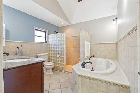 Tiny photo for 4219 Magnolia Avenue, Leesburg, FL 34748 (MLS # G5109030)