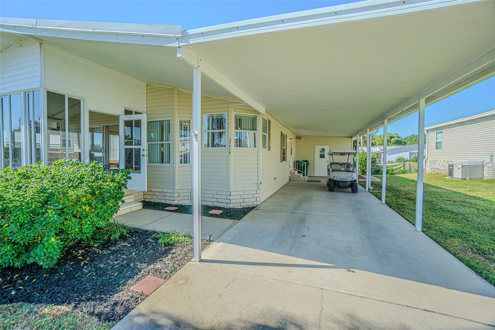 GRAND HORIZONS - Residential