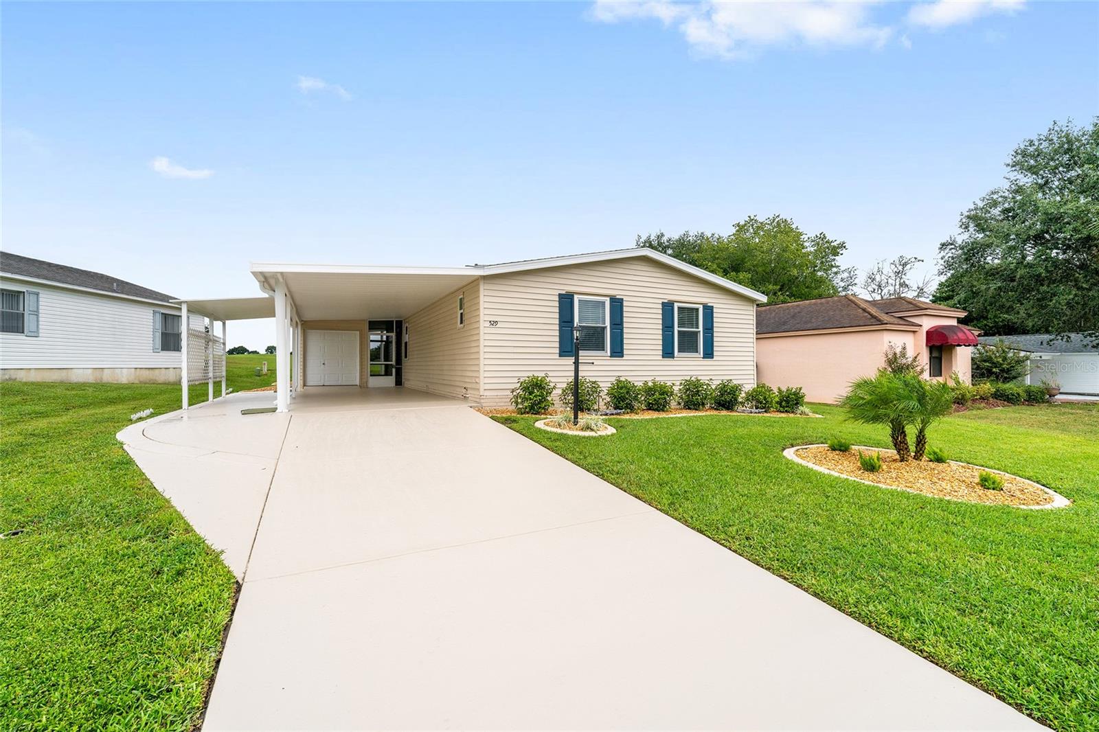 LADY LAKE ORANGE BLOSSOM GARDENS UNIT 12 - Residential
