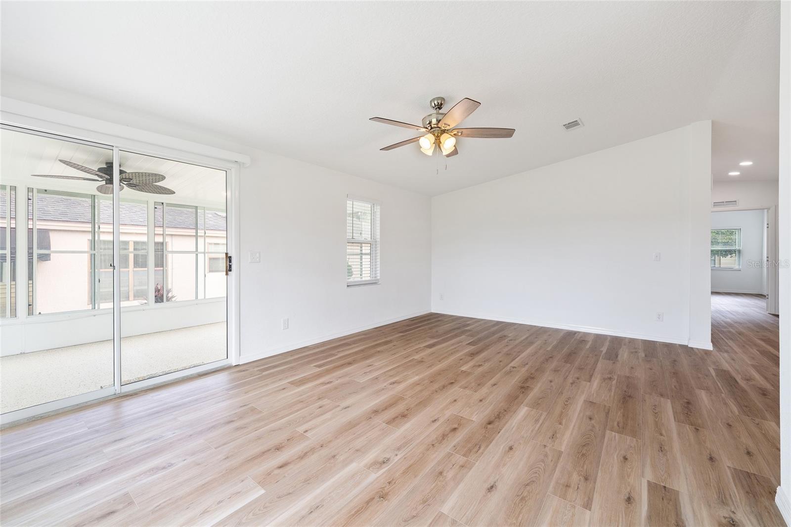 LADY LAKE ORANGE BLOSSOM GARDENS UNIT 12 - Residential