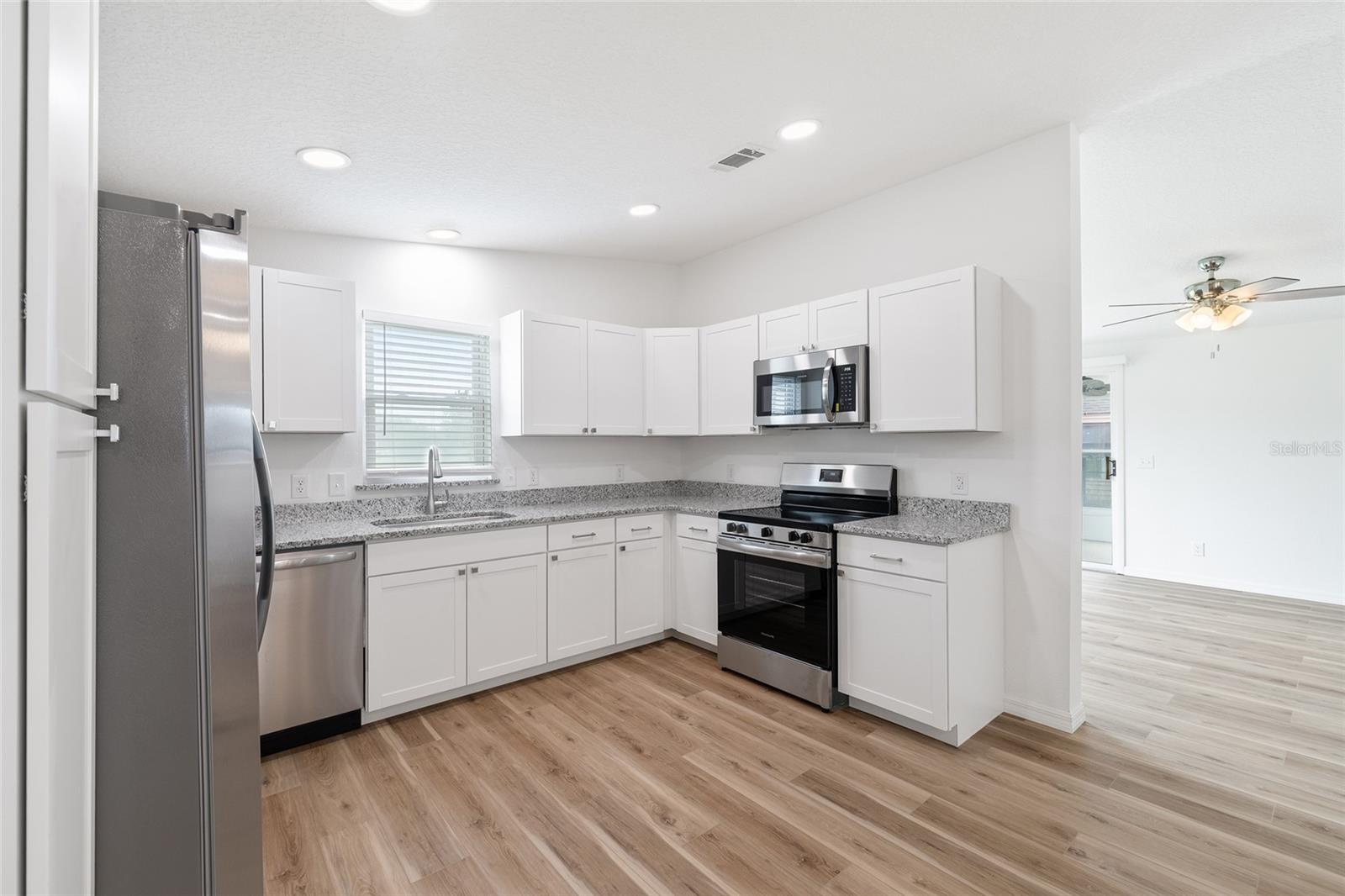 LADY LAKE ORANGE BLOSSOM GARDENS UNIT 12 - Residential